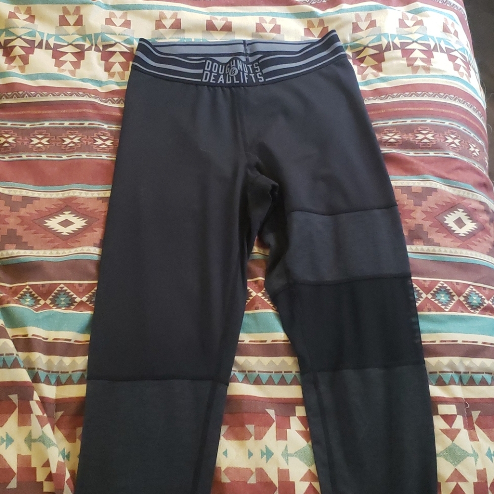 Doughnuts & Deadlifts size s black legging